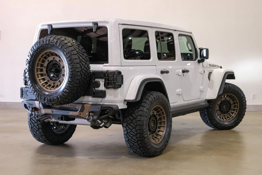 2024 Jeep JL Wrangler - Image 4 of 12