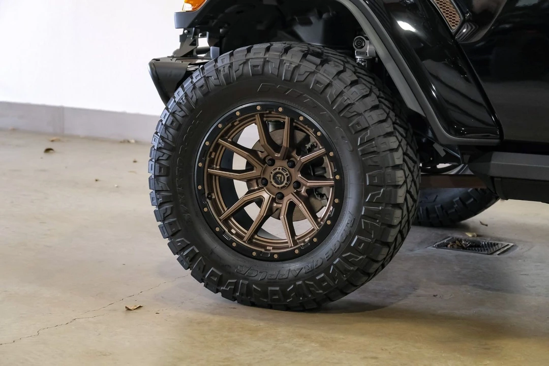 2024 Jeep JL Wrangler - Image 10 of 12