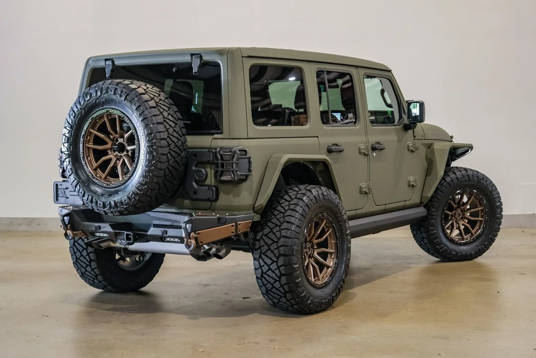 2024 Jeep JL Wrangler - Image 5 of 12