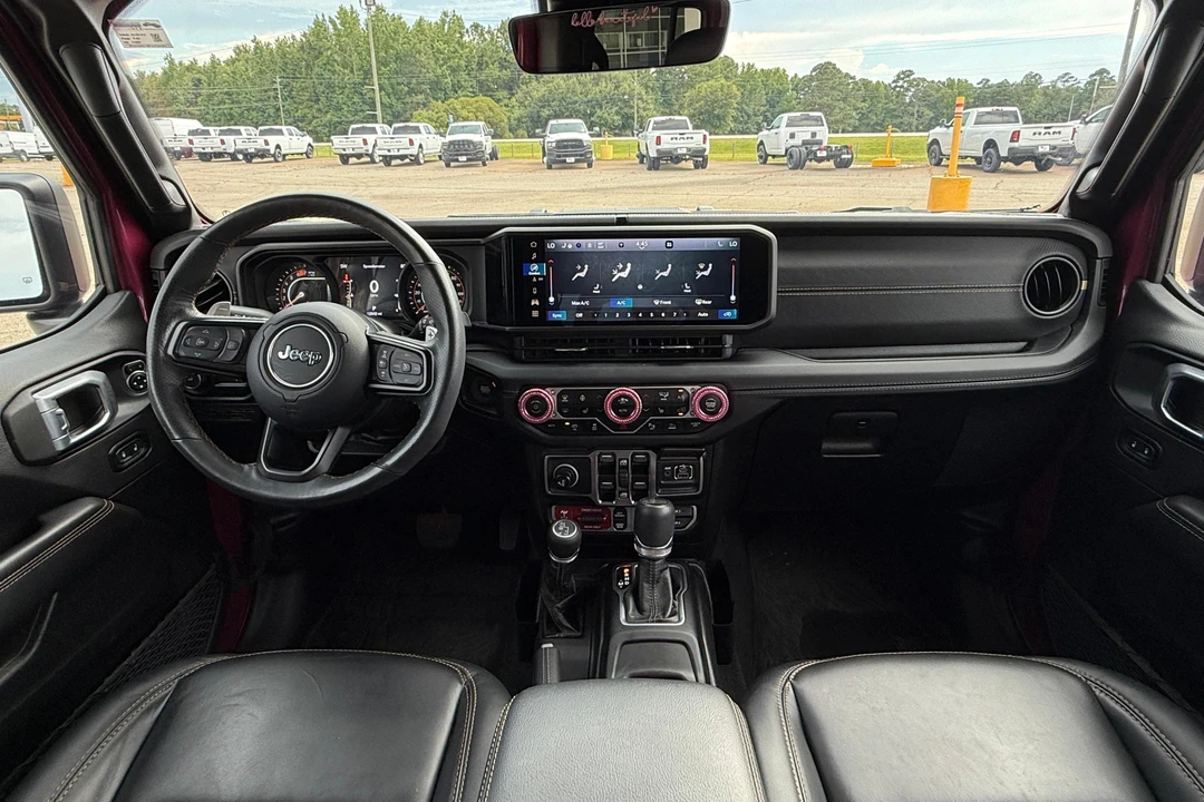 2024 Jeep JL Wrangler - Image 23 of 31