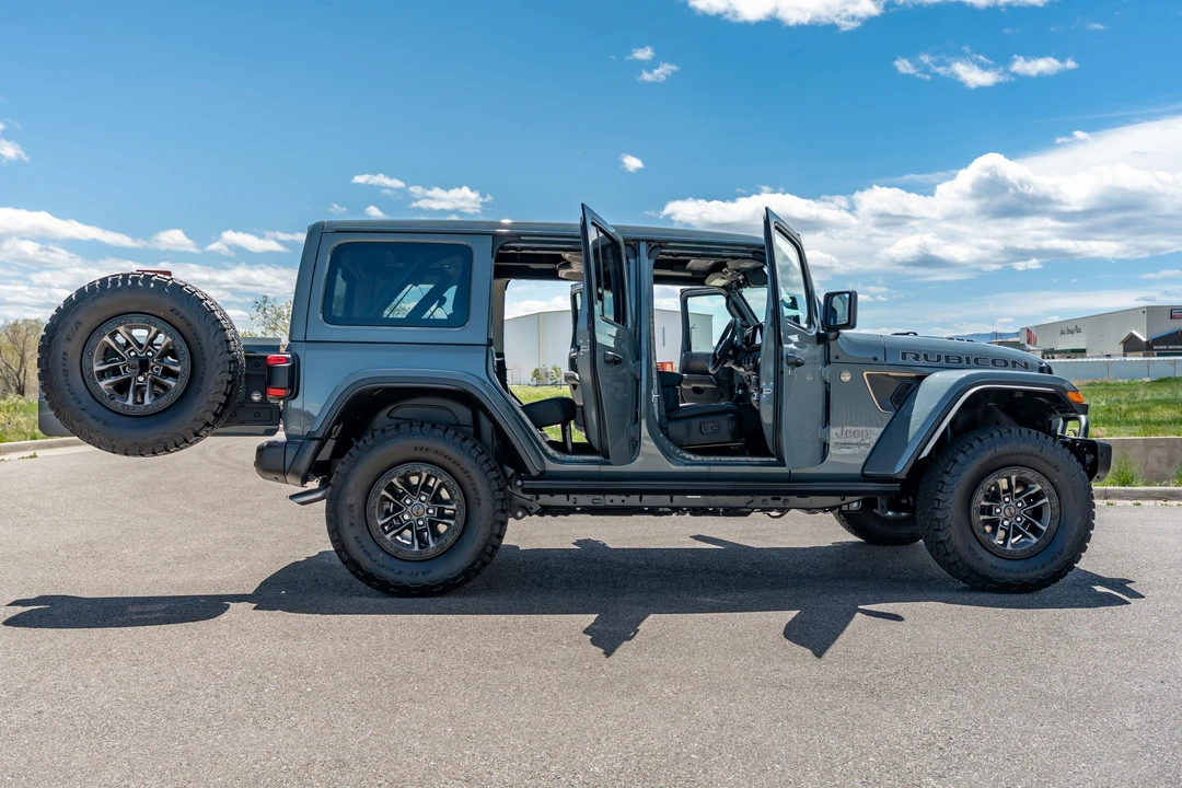 2024 Jeep JL Wrangler - Image 14 of 31