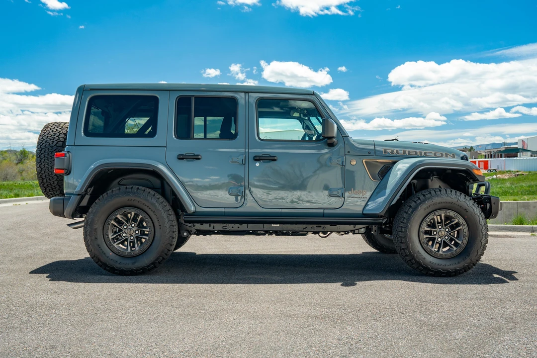 2024 Jeep JL Wrangler - Image 8 of 31