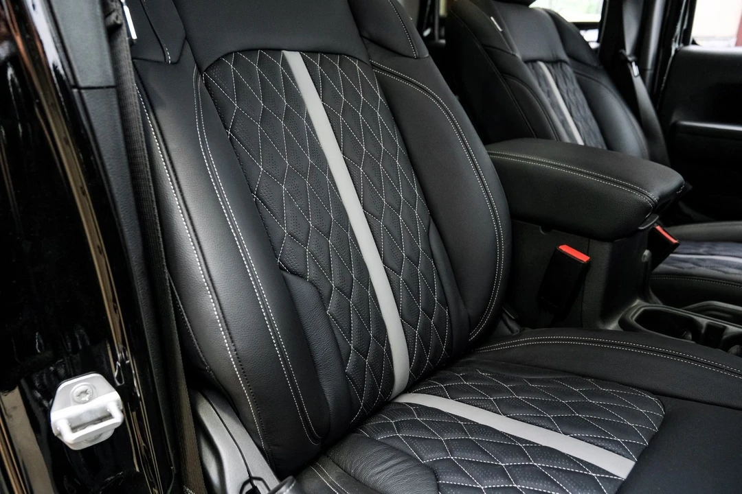 2024 Jeep JL Wrangler - Image 7 of 12