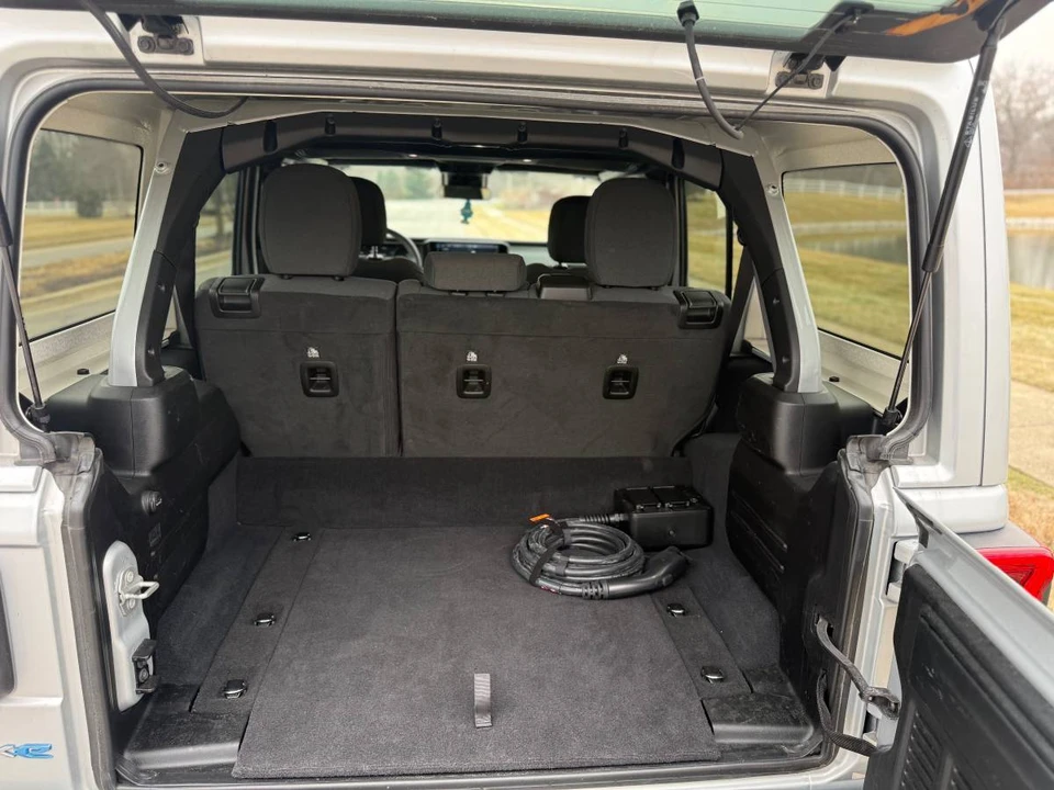 2024 Jeep JL Wrangler - Image 11 of 12