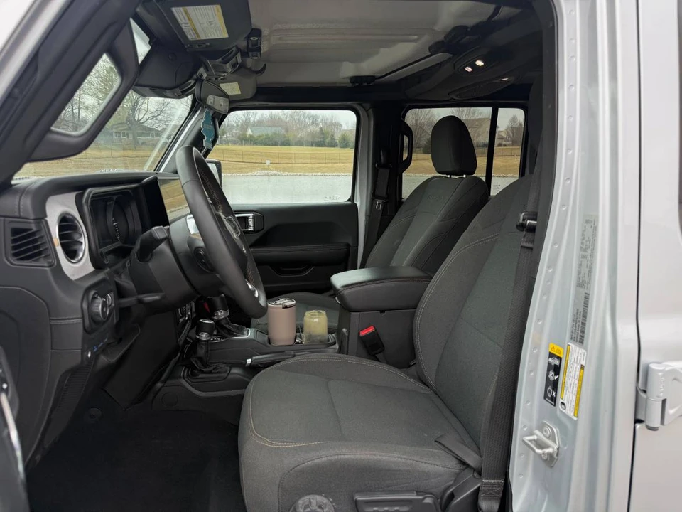 2024 Jeep JL Wrangler - Image 4 of 12