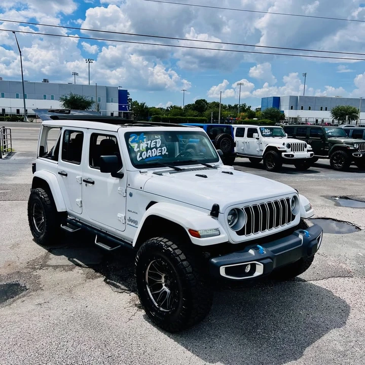 2024 Jeep JL Wrangler - Image 11 of 20
