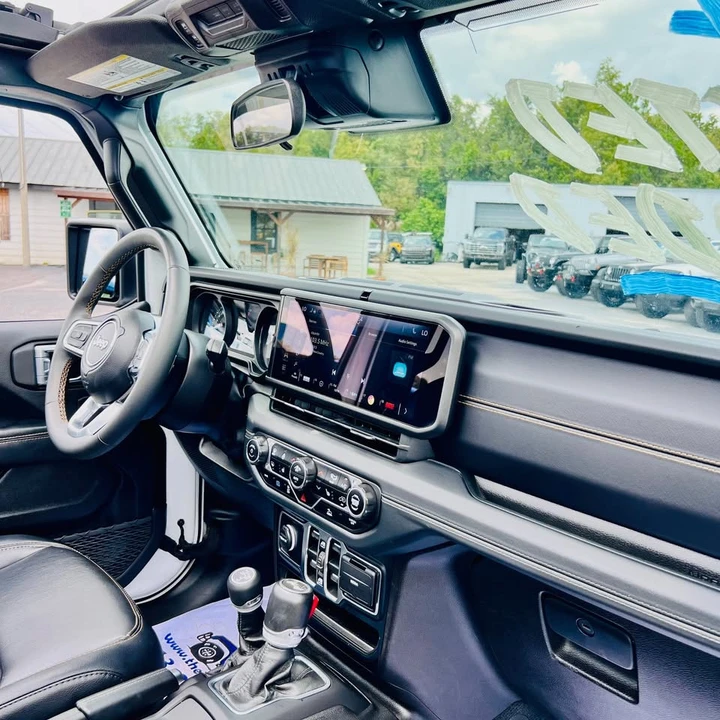 2024 Jeep JL Wrangler - Image 17 of 20