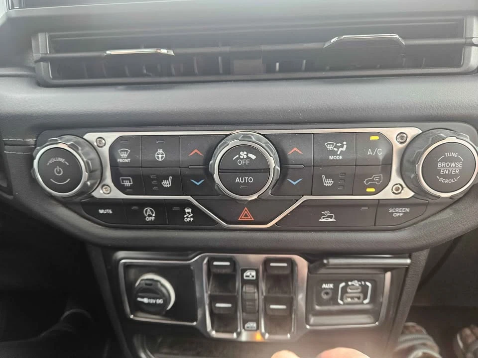 2024 Jeep JL Wrangler - Image 6 of 7