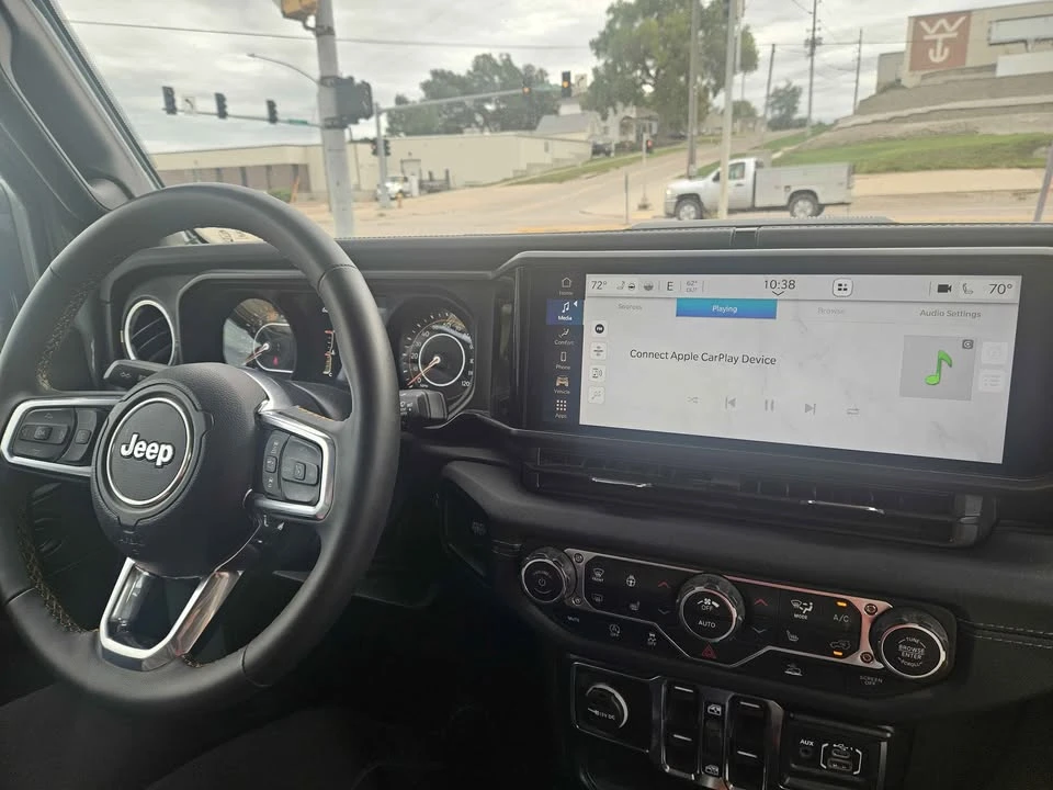 2024 Jeep JL Wrangler - Image 5 of 7