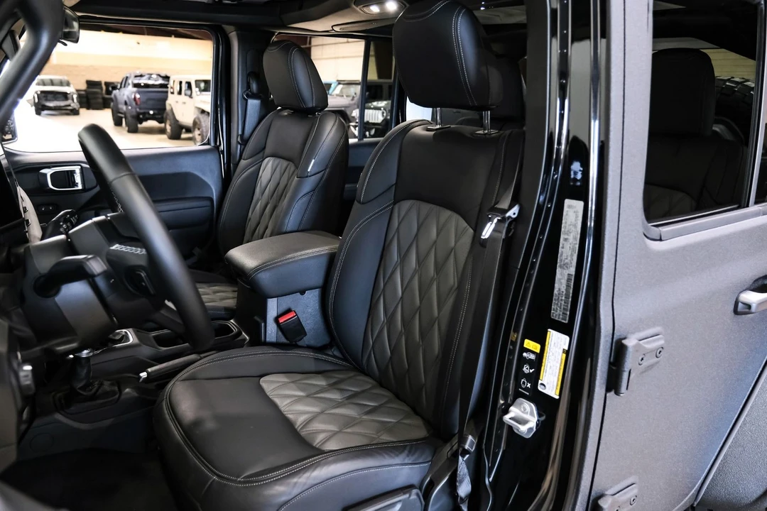2024 Jeep JL Wrangler - Image 11 of 12
