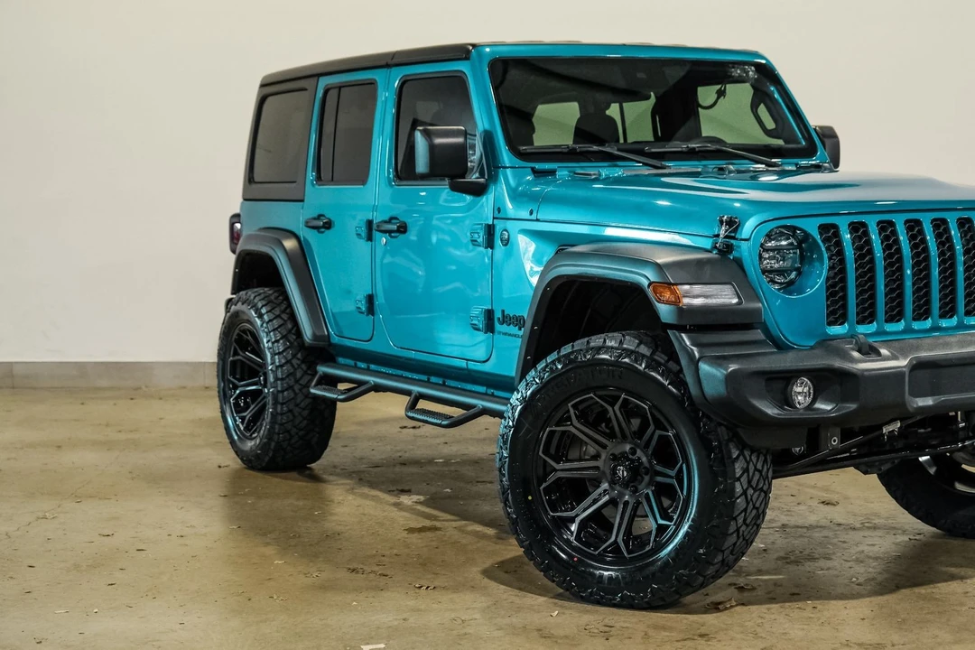 2024 Jeep JL Wrangler - Image 9 of 12
