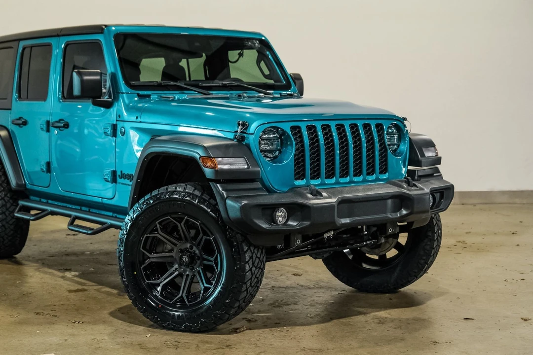 2024 Jeep JL Wrangler - Image 10 of 12