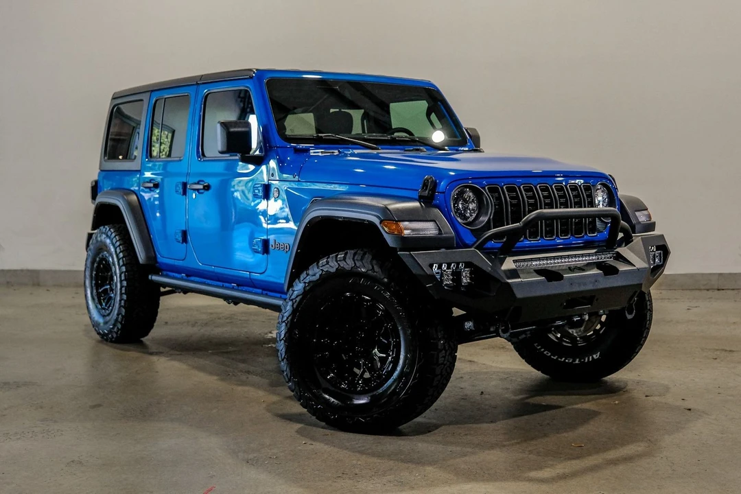 2024 Jeep JL Wrangler - Image 4 of 12