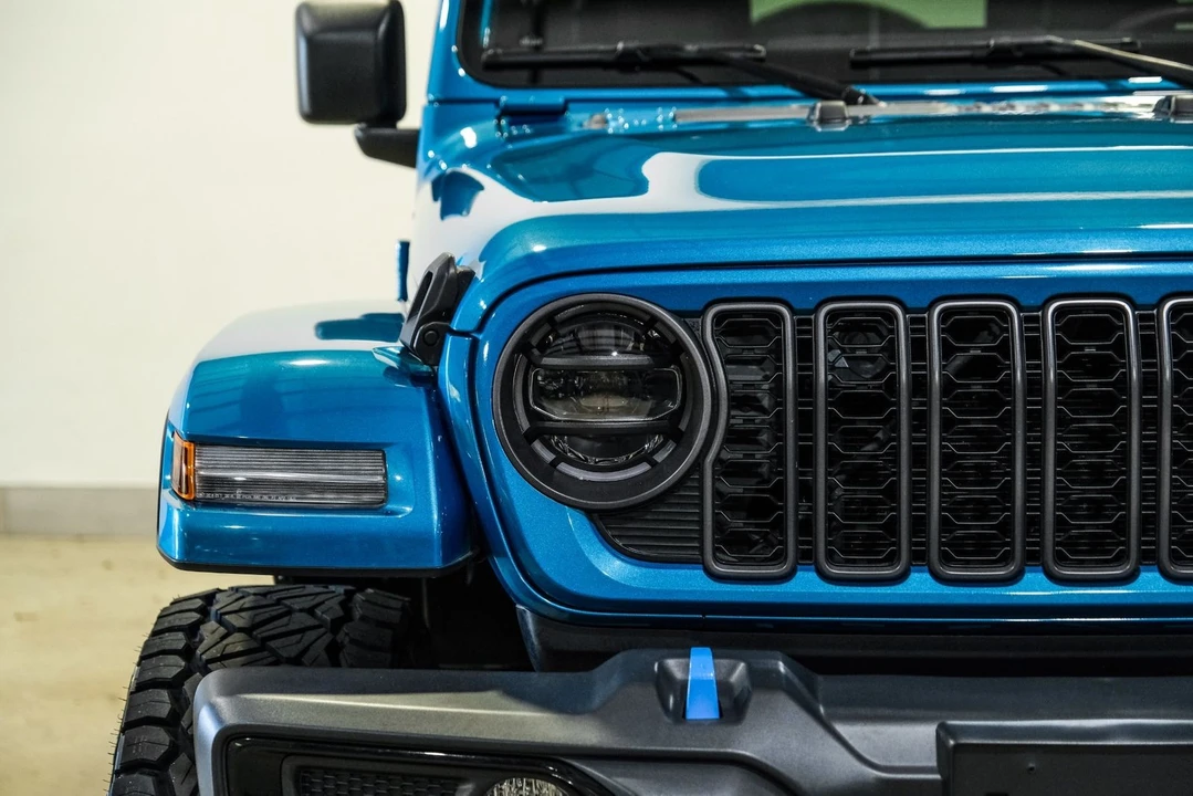 2024 Jeep JL Wrangler - Image 3 of 12