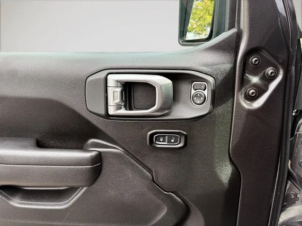 2024 Jeep JL Wrangler - Image 13 of 20
