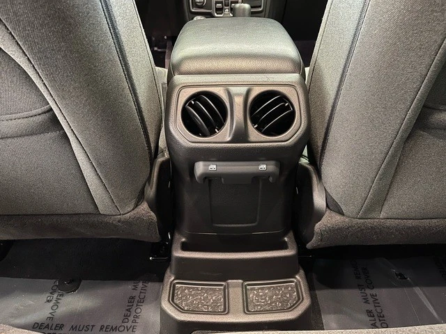 2024 Jeep JL Wrangler - Image 28 of 31