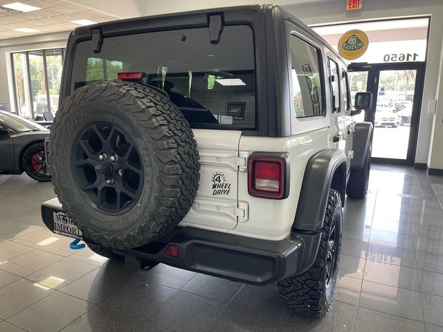 2024 Jeep JL Wrangler - Image 18 of 31