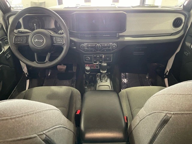 2024 Jeep JL Wrangler - Image 27 of 31