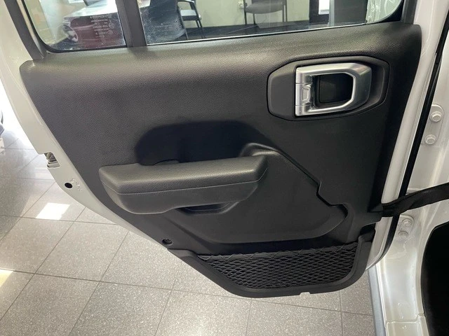 2024 Jeep JL Wrangler - Image 29 of 31
