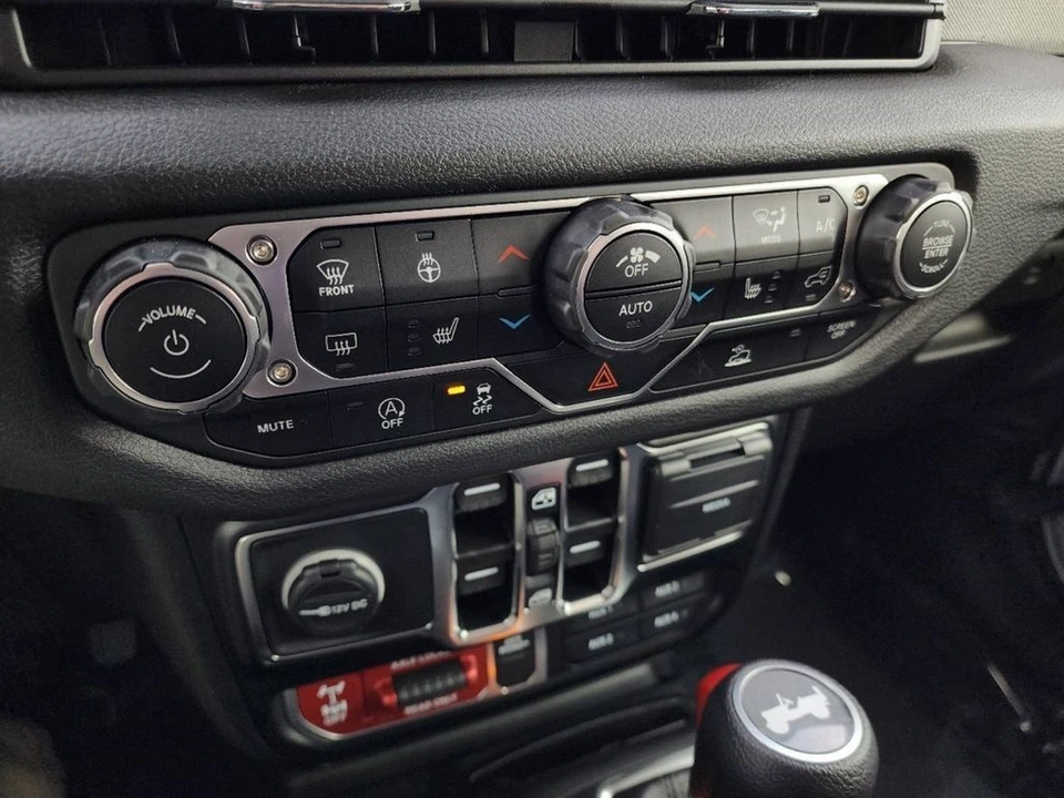 2024 Jeep JL Wrangler - Image 25 of 28