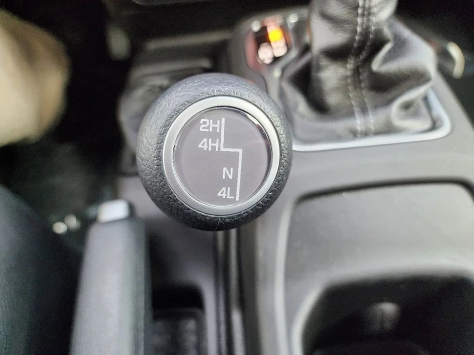 2024 Jeep JL Wrangler - Image 23 of 28