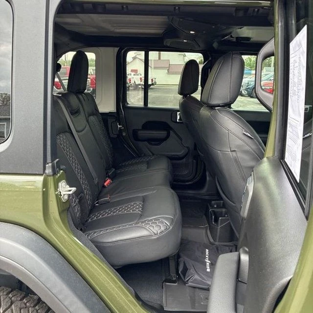 2024 Jeep JL Wrangler - Image 25 of 31