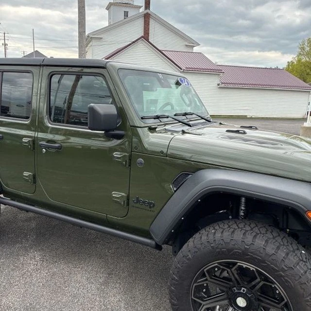 2024 Jeep JL Wrangler - Image 15 of 31