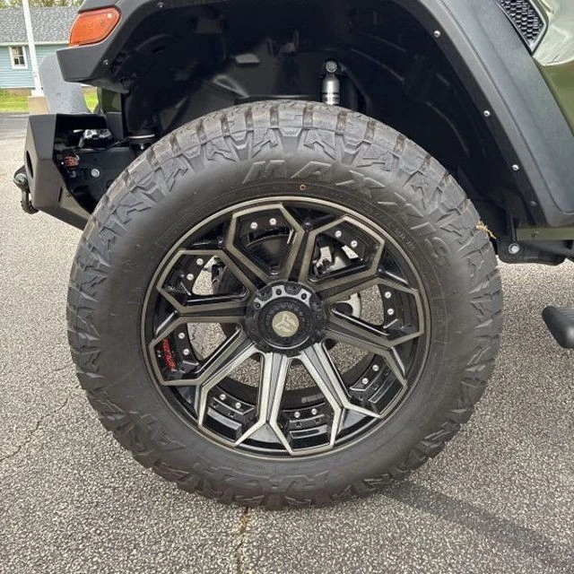 2024 Jeep JL Wrangler - Image 17 of 31