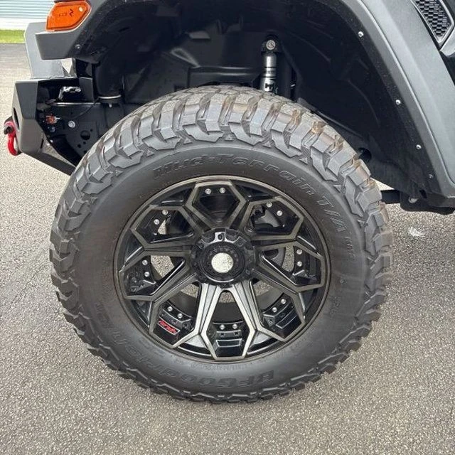 2024 Jeep JL Wrangler - Image 17 of 31