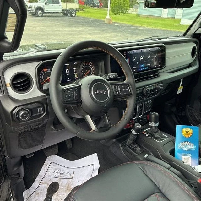 2024 Jeep JL Wrangler - Image 26 of 31