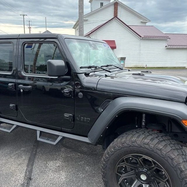 2024 Jeep JL Wrangler - Image 15 of 31