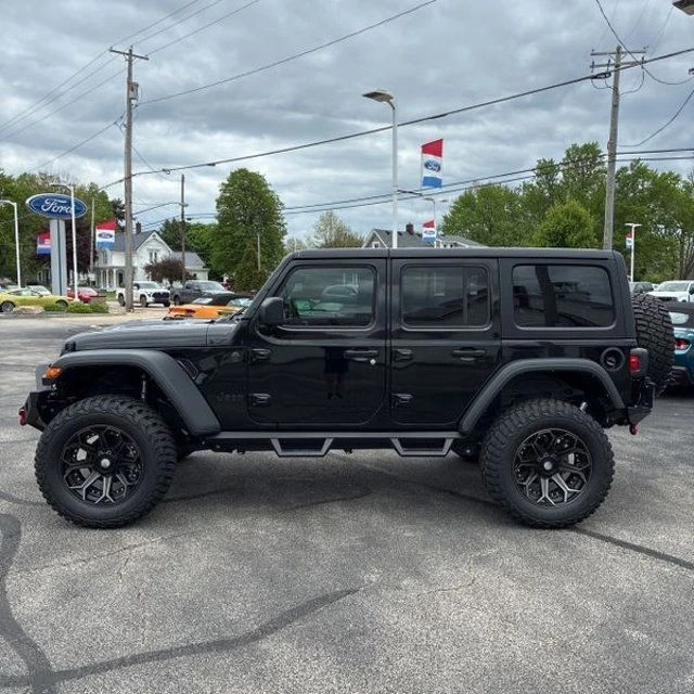 2024 Jeep JL Wrangler - Image 6 of 31