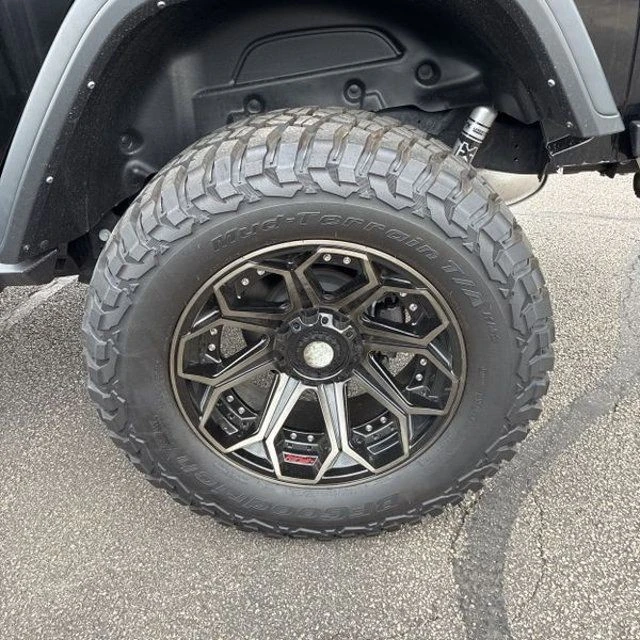 2024 Jeep JL Wrangler - Image 18 of 31