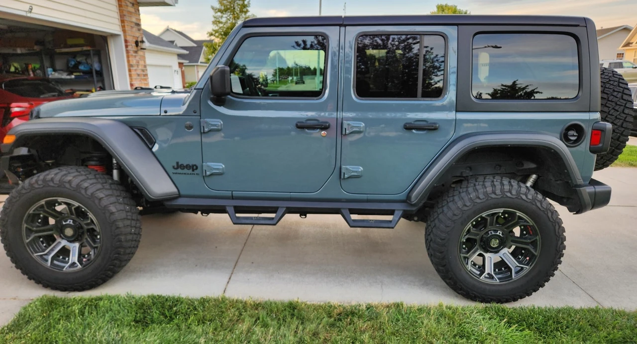 2024 Jeep JL Wrangler - Image 2 of 20