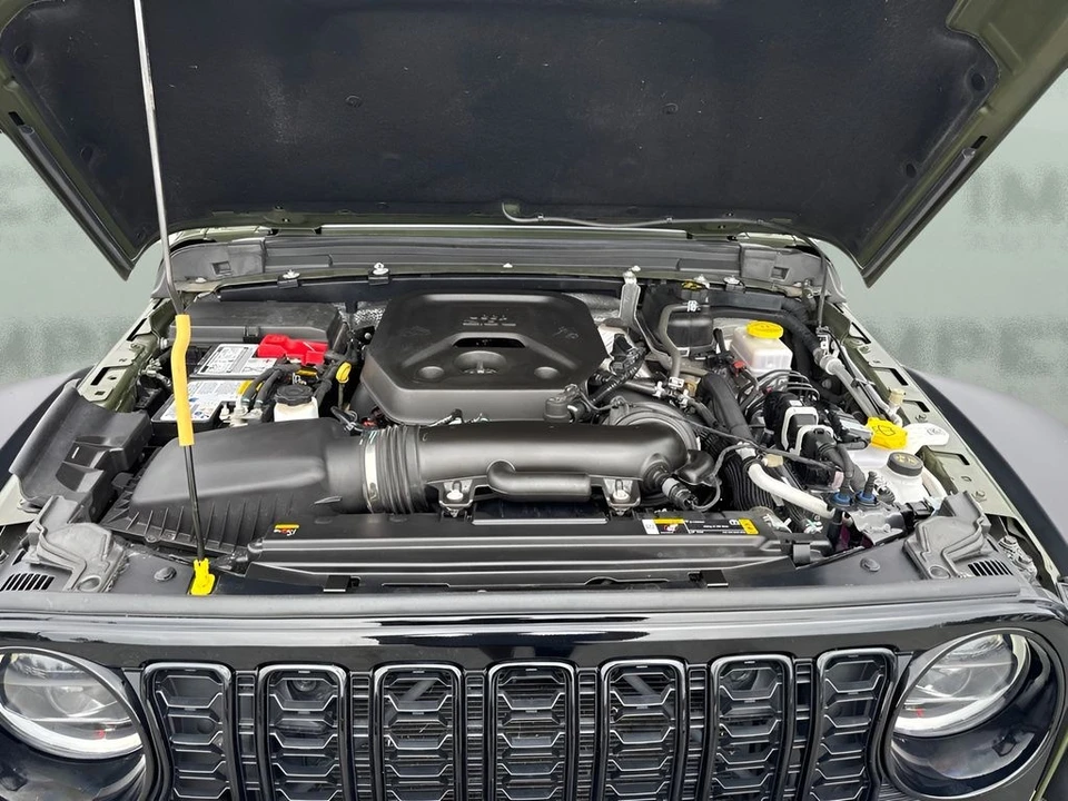 2024 Jeep JL Wrangler - Image 20 of 25