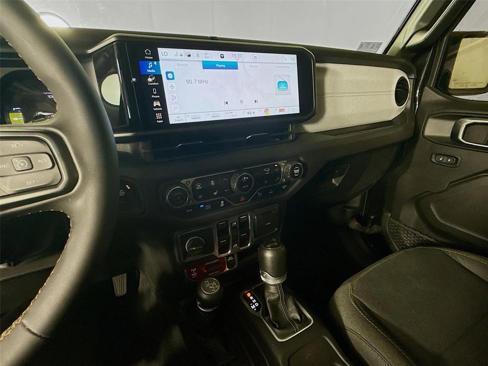 2024 Jeep JL Wrangler - Image 10 of 31
