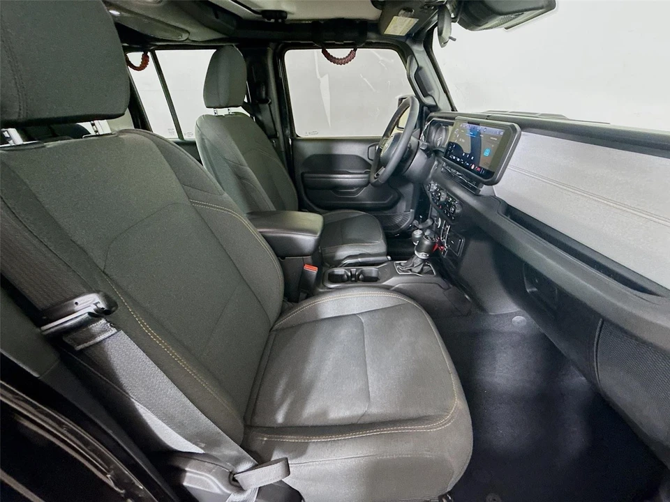 2024 Jeep JL Wrangler - Image 19 of 31