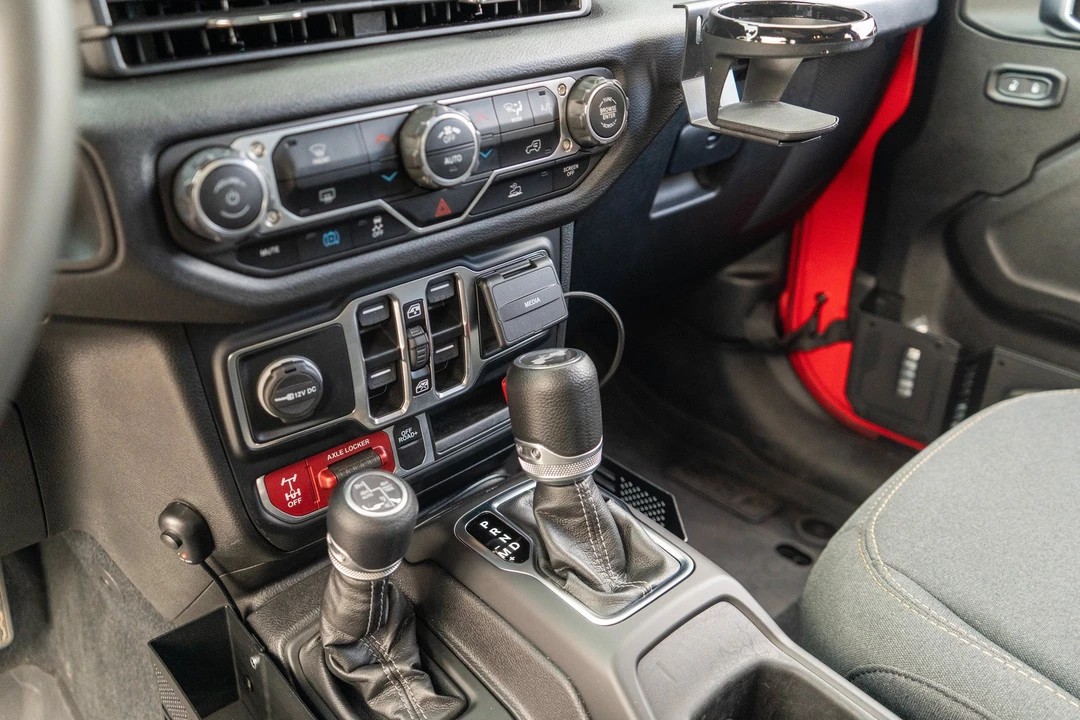 2024 Jeep JL Wrangler - Image 19 of 31