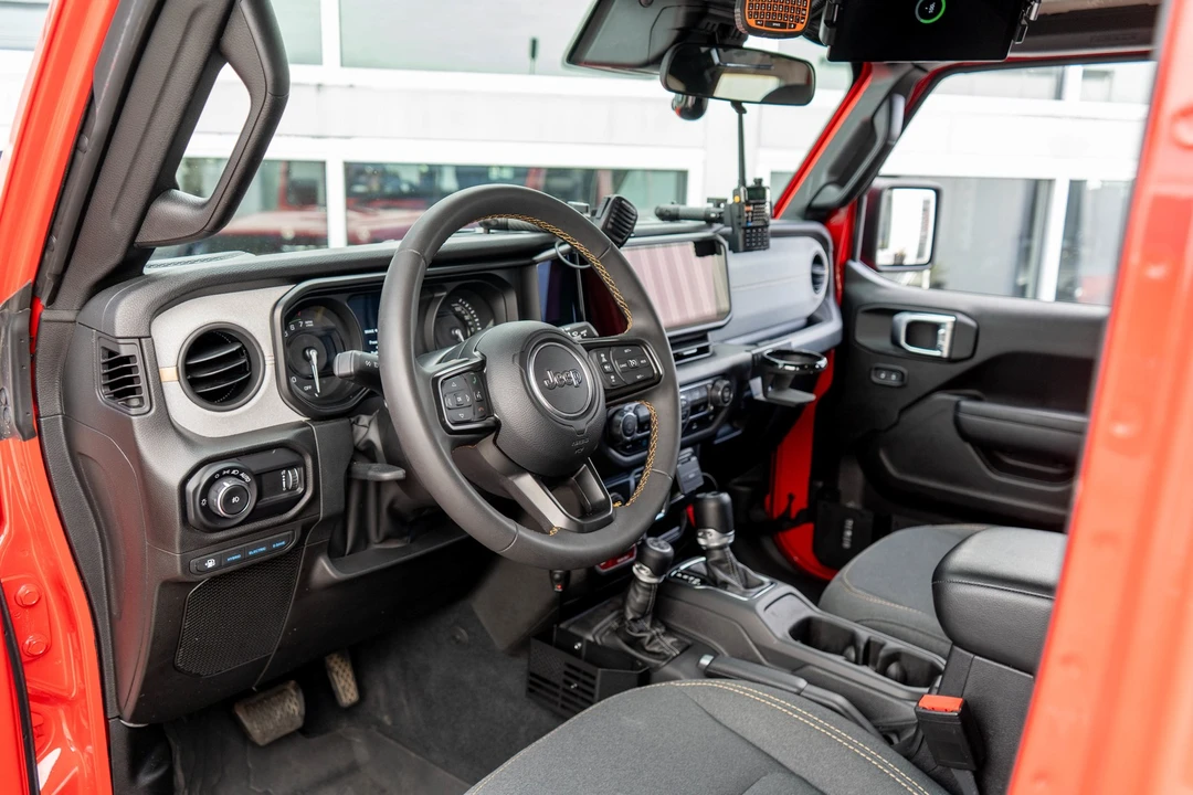 2024 Jeep JL Wrangler - Image 8 of 31