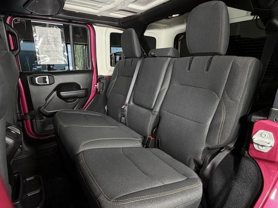 2024 Jeep JL Wrangler - Image 17 of 31