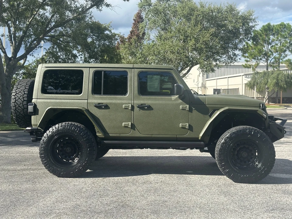 2024 Jeep JL Wrangler - Image 15 of 21