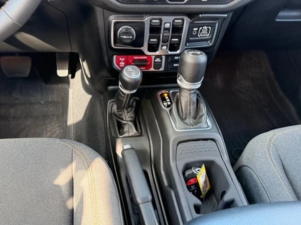 2024 Jeep JL Wrangler - Image 11 of 15