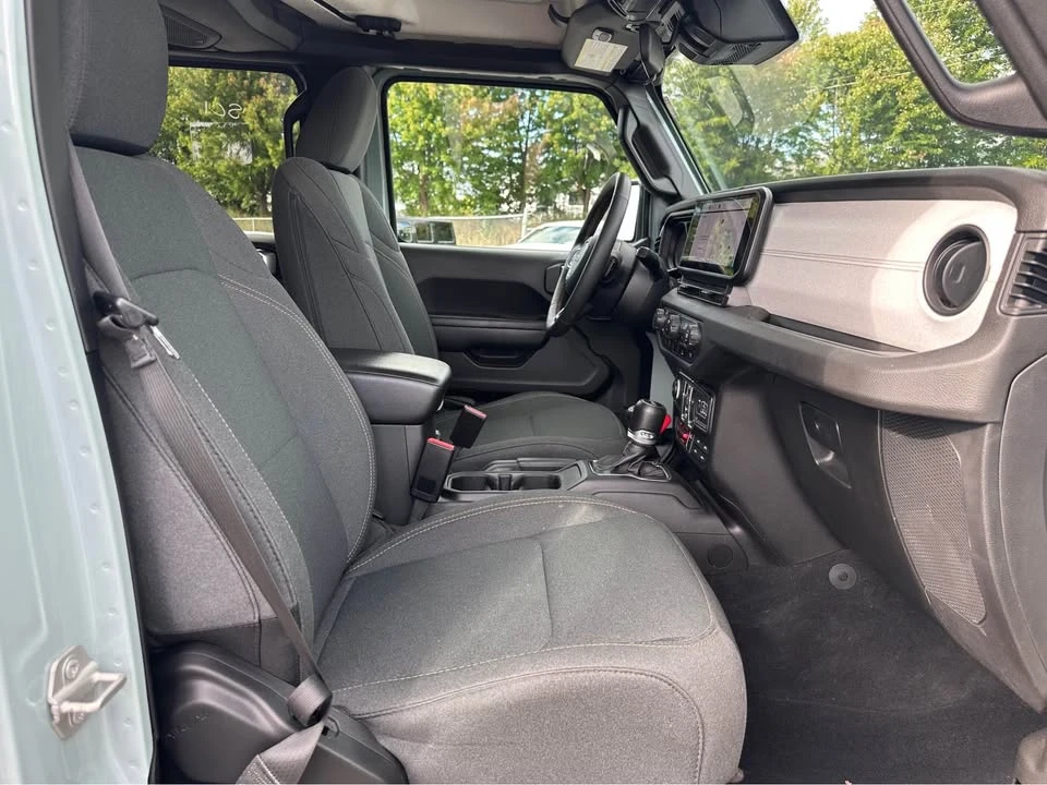 2024 Jeep JL Wrangler - Image 15 of 20