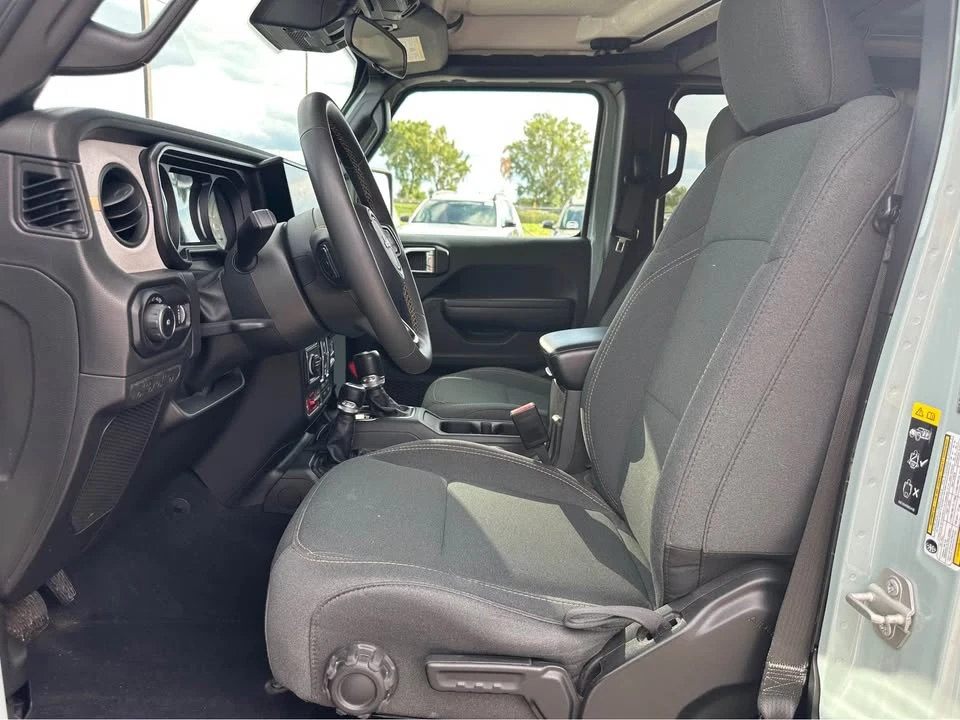 2024 Jeep JL Wrangler - Image 14 of 20