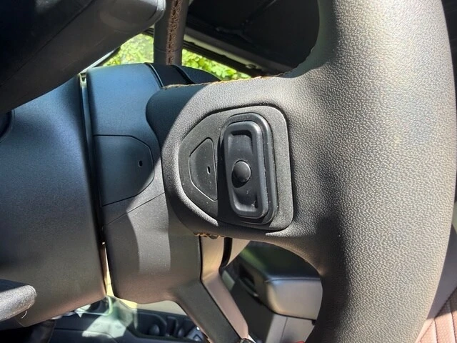 2024 Jeep JL Wrangler - Image 15 of 30