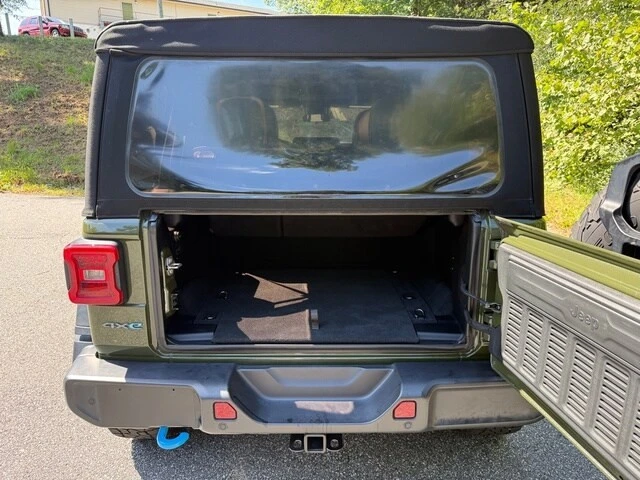 2024 Jeep JL Wrangler - Image 17 of 30