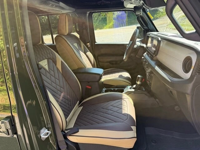 2024 Jeep JL Wrangler - Image 19 of 30