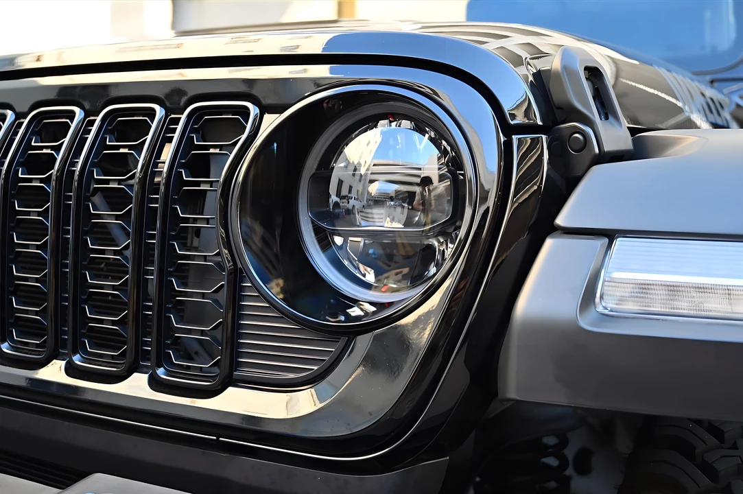 2024 Jeep JL Wrangler - Image 12 of 31