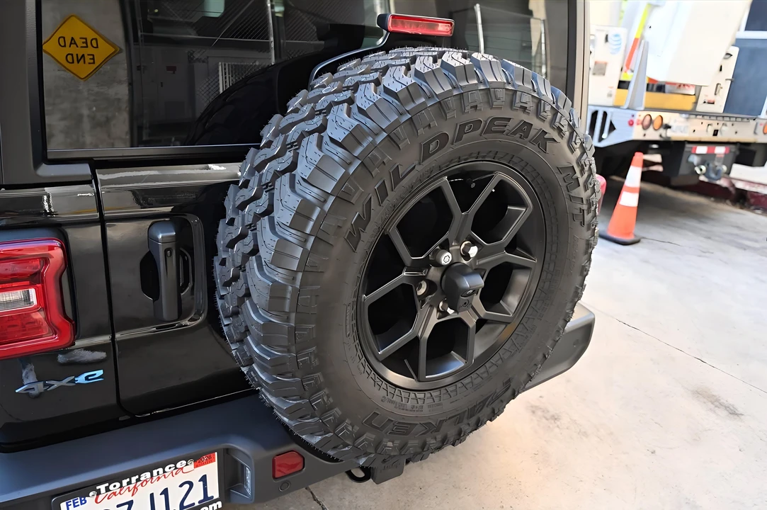 2024 Jeep JL Wrangler - Image 26 of 31
