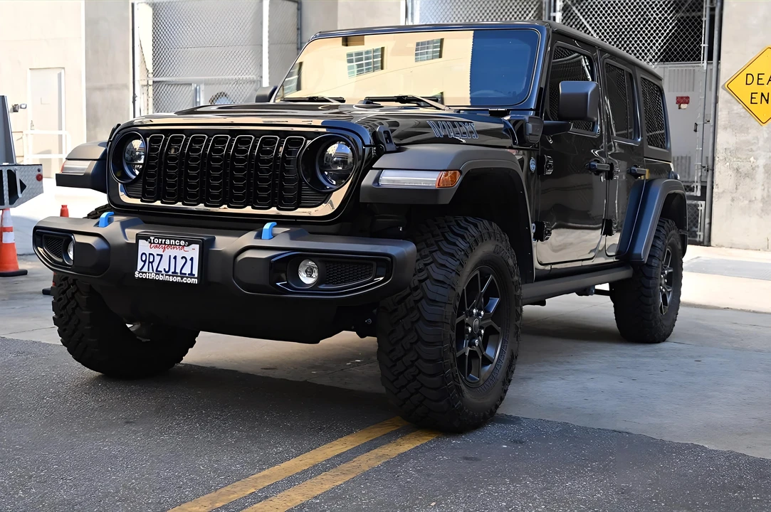 2024 Jeep JL Wrangler - Image 7 of 31